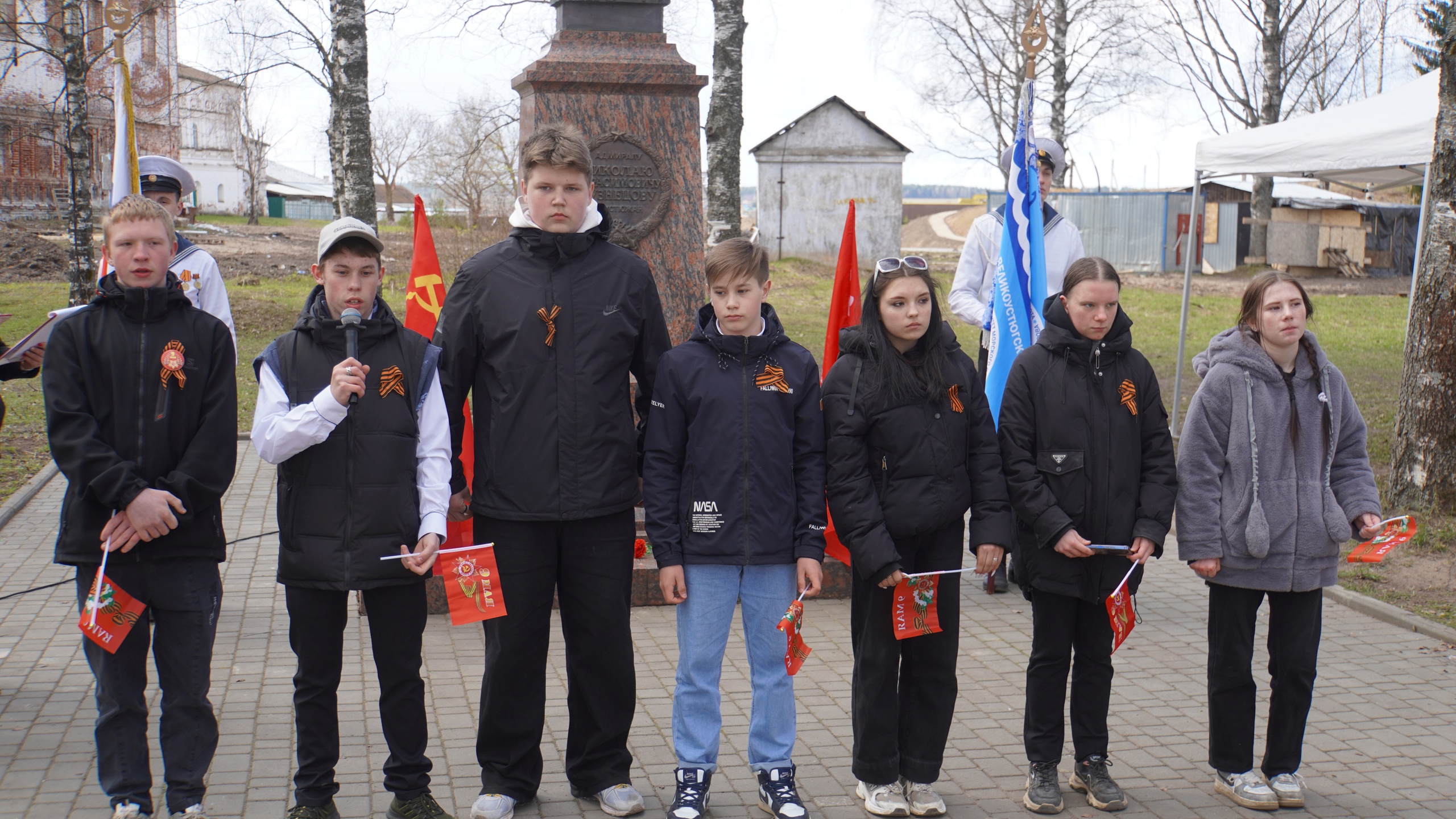 Накануне Дня Победы в сквере Речников прошел митинг-концерт &quot;Мы помним! Мы гордимся&quot;.