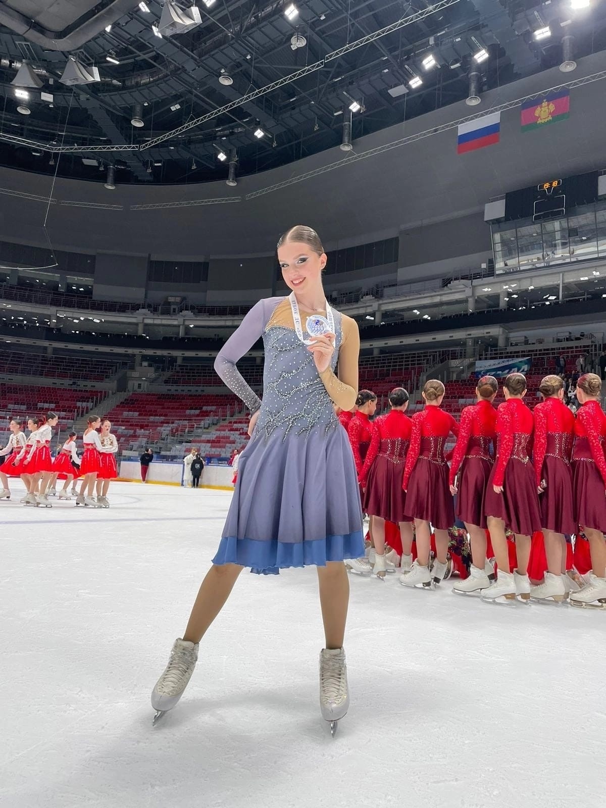 Устюжанка Виктория Збаражская стала обладательницей серебра на Всероссийских соревнованиях по синхронному катанию на коньках в городе Сочи.