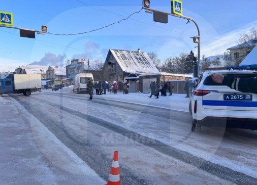 На пешеходном переходе в Великом Устюге (пересечение ул. Виноградова и 2 Пролетарской) «Газель» сбила ребенка.