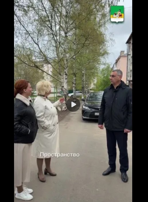 Иван Абрамов: Сегодня провел инспекцию хода капитального ремонта в двух библиотеках: в поселке Новатор и в Великом Устюге.