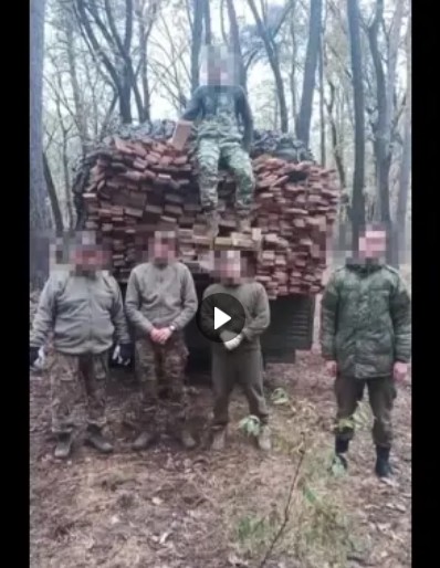 Военнослужащие выразили искреннюю благодарность жителям Великоустюгского округа за полученную гуманитарную помощь.