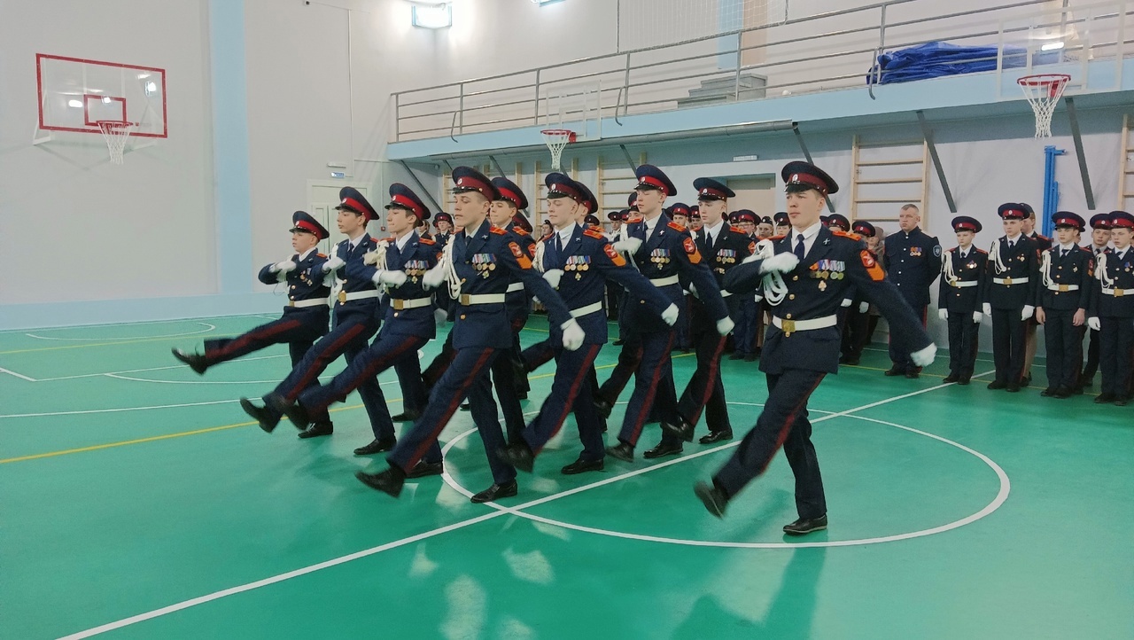 28 февраля в рамках месячника по военно-патриотическому воспитанию традиционно прошёл строевой смотр 2-4 и 5-11 кадетских классов, посвящённый Дню защитника Отечества.