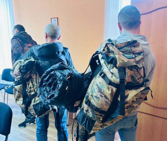 Ещё трое устюжан в ближайшее время отправятся выполнять боевые задачи в зоне СВО. Ещё трое устюжан в ближайшее время отправятся выполнять боевые задачи в зоне СВО.