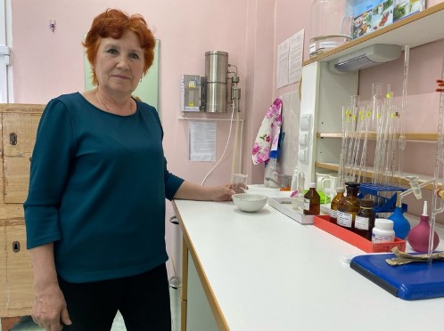 А вы знали, что за крохотной, почти неприметной дверью в большой чаше бассейна скрывается маленькая лаборатория. А вы знали, что за крохотной, почти неприметной дверью в большой чаше бассейна скрывается маленькая лаборатория.
