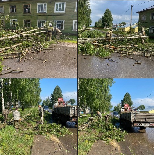 В Красавино #прямосейчас устраняют последствия непогоды. В Красавино #прямосейчас устраняют последствия непогоды.