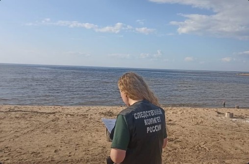 Родители, не отпускайте детей купаться без присмотра. Родители, не отпускайте детей купаться без присмотра.
