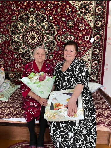 Утро понедельника начинается с приятных сюрпризов для юбиляра Анны Ивановны Чернецкой, которой исполнилось сегодня 95 лет!. Утро понедельника начинается с приятных сюрпризов для юбиляра Анны Ивановны Чернецкой, которой исполнилось сегодня 95 лет!.