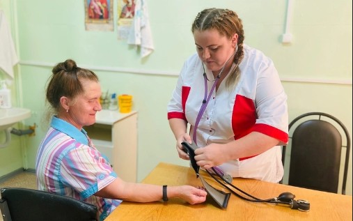 Фельдшеры и медсестры, работающие на селе, бесплатно смогут получить в собственность земельные участки. Фельдшеры и медсестры, работающие на селе, бесплатно смогут получить в собственность земельные участки.