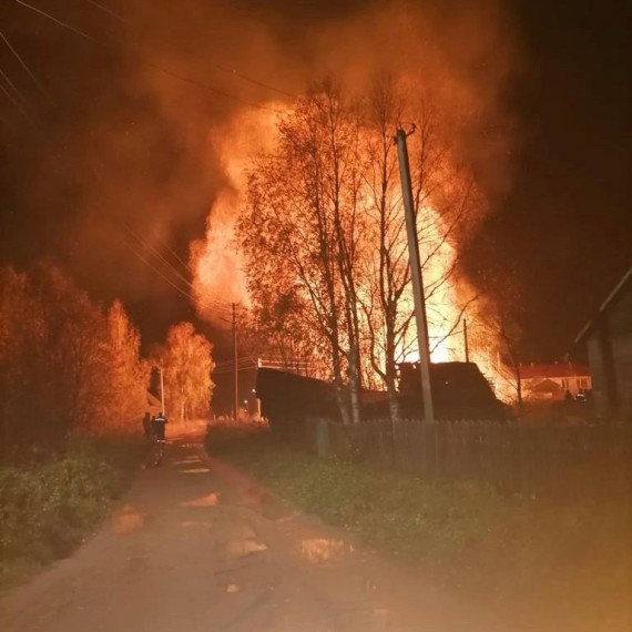 В Сусоловке дотла сгорело заброшенное здание. В Сусоловке дотла сгорело заброшенное здание.