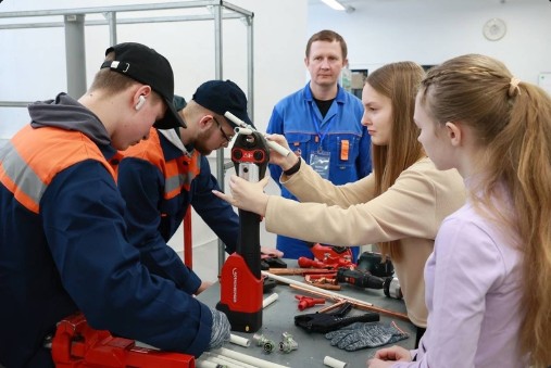 Во всех профессиональных образовательных организациях Вологодской области пройдут мероприятия ко Всероссийскому дню среднего профессионального образования. Во всех профессиональных образовательных организациях Вологодской области пройдут мероприятия ко Всероссийскому дню среднего профессионального образования.