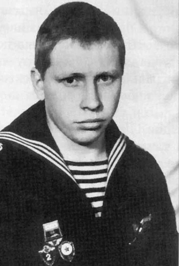 Сегодня, 3 октября, в нашей стране отмечается день памяти подвига Героя России матроса Сергея Преминина. Сегодня, 3 октября, в нашей стране отмечается день памяти подвига Героя России матроса Сергея Преминина.