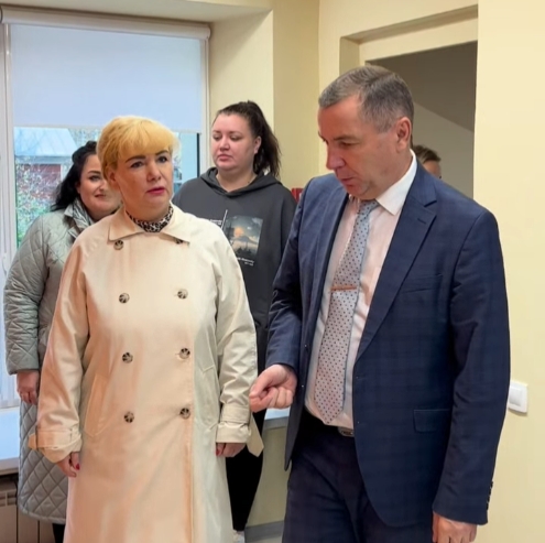В первой модельной библиотеке округа активно идет работа и через несколько недель она откроет свои двери для первых посетителей. В первой модельной библиотеке округа активно идет работа и через несколько недель она откроет свои двери для первых посетителей.