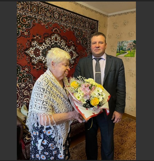 Утро понедельника началось с приятных сюрпризов для юбиляра Пестовниковой Раисы Николаевны, которой исполнилось сегодня 90 лет. Утро понедельника началось с приятных сюрпризов для юбиляра Пестовниковой Раисы Николаевны, которой исполнилось сегодня 90 лет.