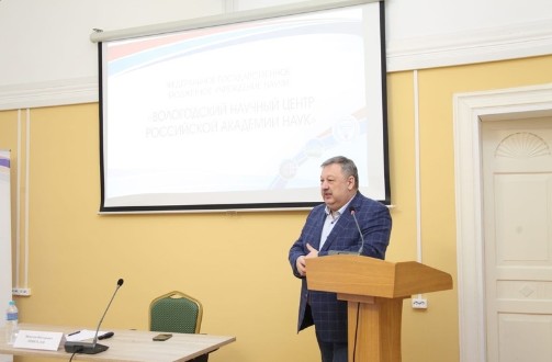 24 января, в среду, приглашаем родителей школьников 10-11 классов на встречу с ректором Вологодского государственного университета Вячеславом Викторовичем Приятелевым. 24 января, в среду, приглашаем родителей школьников 10-11 классов на встречу с ректором Вологодского государственного университета Вячеславом Викторовичем Приятелевым.