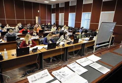 К 15 февраля в Вологодской области заработает круглосуточный колл-центр для помощи семьям участников СВО. К 15 февраля в Вологодской области заработает круглосуточный колл-центр для помощи семьям участников СВО.