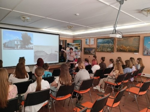 Экскурсия "Улицей морехода" представлена в Межрегиональном конкурсе "Маршруты далёкие и близкие: экскурсионная деятельность библиотек как средство продвижения краеведческой информации". Экскурсия "Улицей морехода" представлена в Межрегиональном конкурсе "Маршруты далёкие и близкие: экскурсионная деятельность библиотек как средство продвижения краеведческой информации".