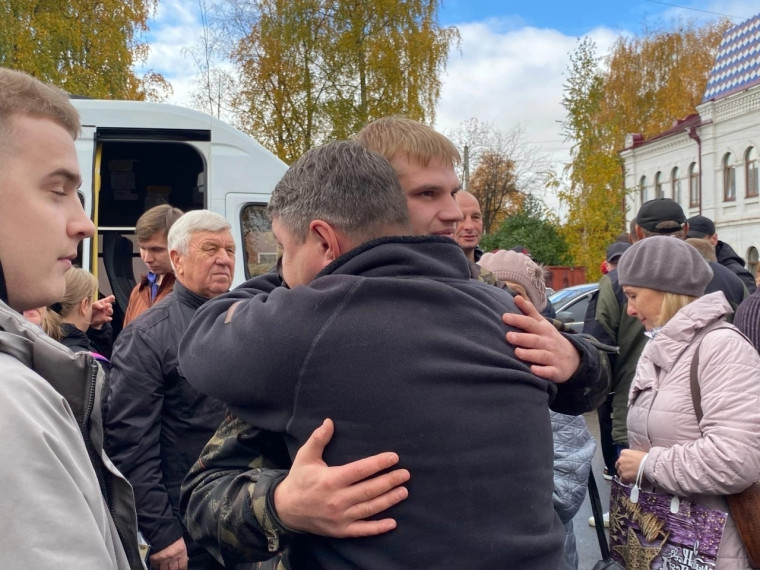 Владимир Путин о поддержке военных и их семей:. Владимир Путин о поддержке военных и их семей:.