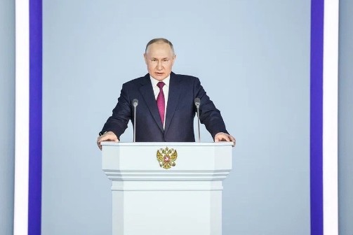 Сегодня в 12:00 Президент Владимир Путин выступит с традиционным Посланием Федеральному Собранию. Сегодня в 12:00 Президент Владимир Путин выступит с традиционным Посланием Федеральному Собранию.