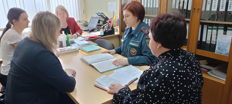 Глава округа Иван Абрамов: «В округе на период ледохода будет функционировать 7 пунктов временного размещения граждан.. Глава округа Иван Абрамов: «В округе на период ледохода будет функционировать 7 пунктов временного размещения граждан..