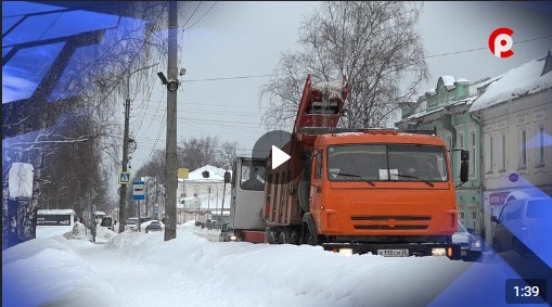 С раннего утра и практически до вечера в Великом Устюге работает снегоуборочная техника. С раннего утра и практически до вечера в Великом Устюге работает снегоуборочная техника.