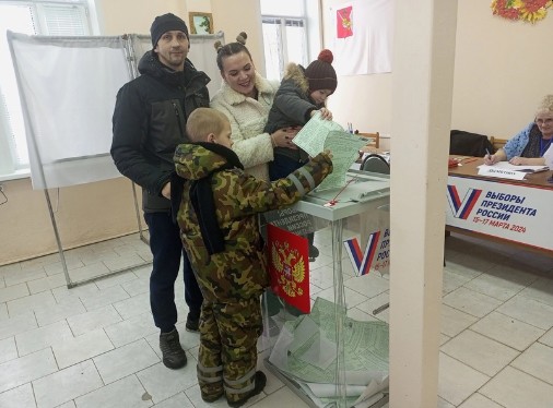 В первый день выборов Президента участие в голосовании приняли свыше 37% вологжан. В первый день выборов Президента участие в голосовании приняли свыше 37% вологжан.