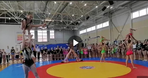 Сегодня в Великом Устюге проходит межрегиональный турнир по спортивной акробатике. Сегодня в Великом Устюге проходит межрегиональный турнир по спортивной акробатике.