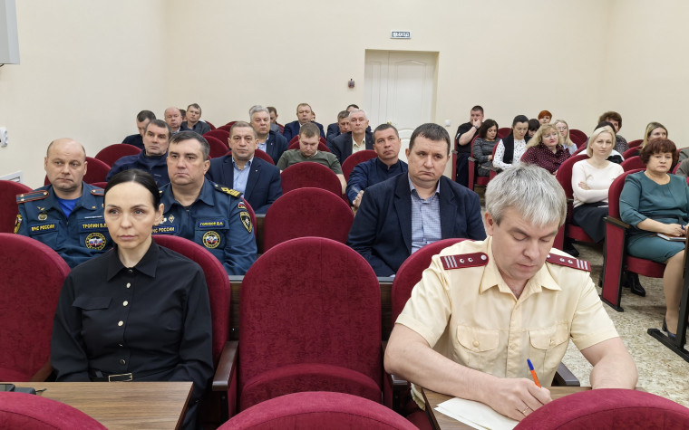 Завершилось очередное расширенное совещание, в ходе которого были освещены итоги деятельности за минувший месяц, а также представлены планы работ на ближайшее время. Завершилось очередное расширенное совещание, в ходе которого были освещены итоги деятельности за минувший месяц, а также представлены планы работ на ближайшее время.