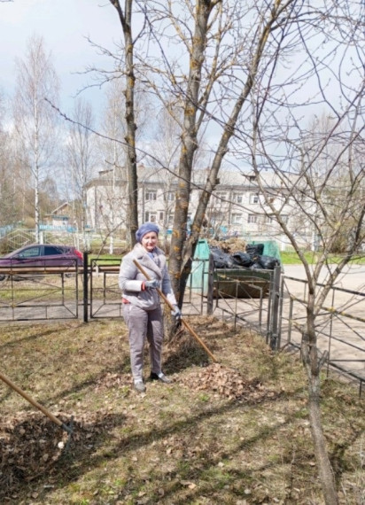 Ветераны предприятия "Северная чернь" накануне прибрали прилегающую территорию и отлично пообщались за выполнением доброго дела. Ветераны предприятия "Северная чернь" накануне прибрали прилегающую территорию и отлично пообщались за выполнением доброго дела.