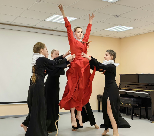 Накануне в уютном зале Красавинской школы искусств состоялся концерт, посвящённый Дню Победы. Накануне в уютном зале Красавинской школы искусств состоялся концерт, посвящённый Дню Победы.