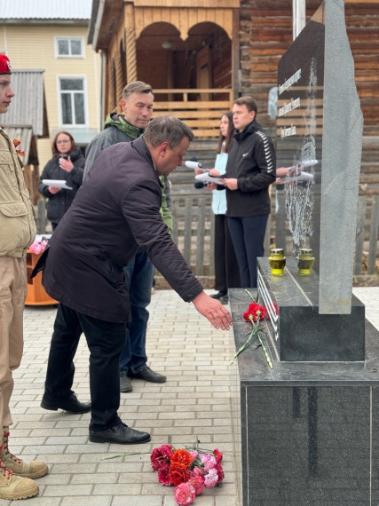 Устюжане почтили память Анатолия Ефимовича Угловского, Героя Советского Союза. Устюжане почтили память Анатолия Ефимовича Угловского, Героя Советского Союза.