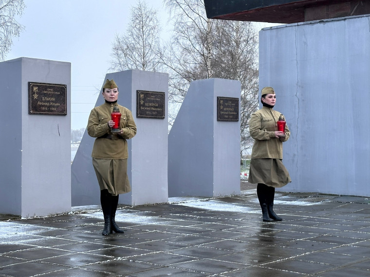 Пусть горит «Свеча памяти». Пусть горит «Свеча памяти».